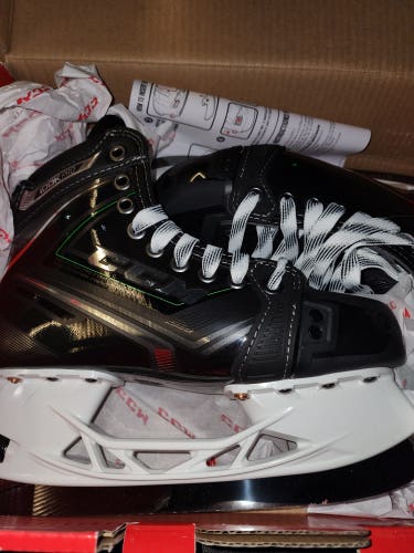Intermediate New CCM RibCor 100k Pro Hockey Skates Regular Width Size 5.5