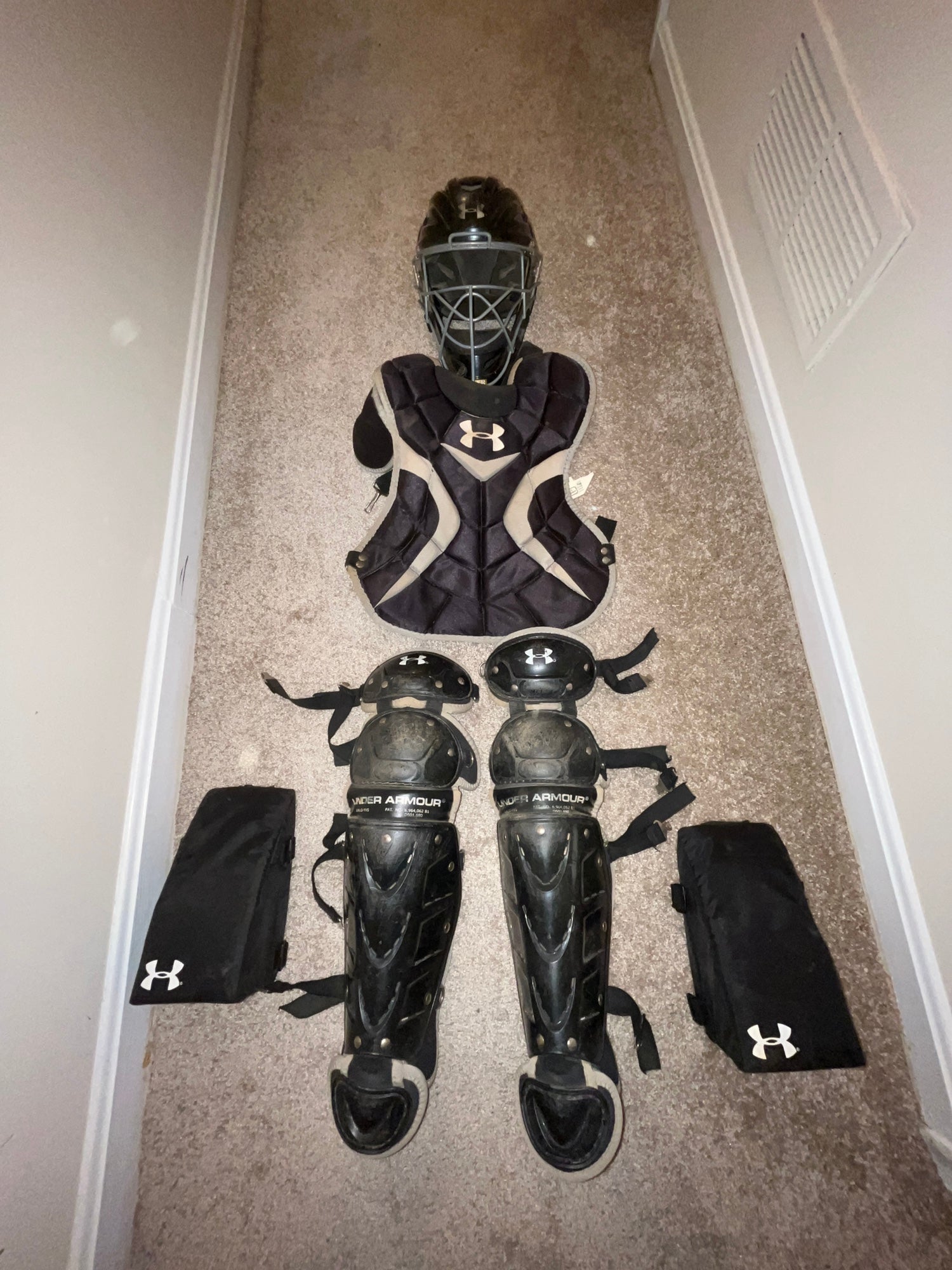 New Under Armour Victory Series Girl's Fastpitch Softball Catcher's Gear  Set Black #UAWCK2JRVS