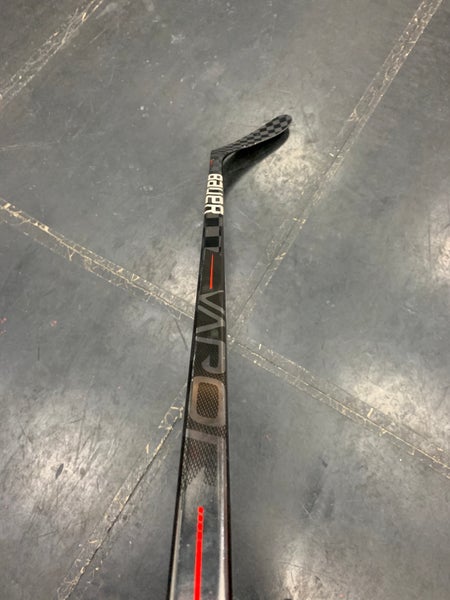 Senior Right Handed P28 Vapor Hyperlite Hockey Stick