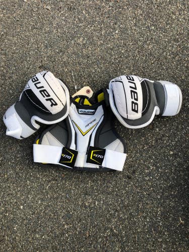 Used Youth Small Bauer Supreme S170 Shoulder Pads