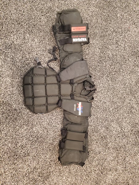 Used Medium Vaughn VP750 Goalie Chest Protector