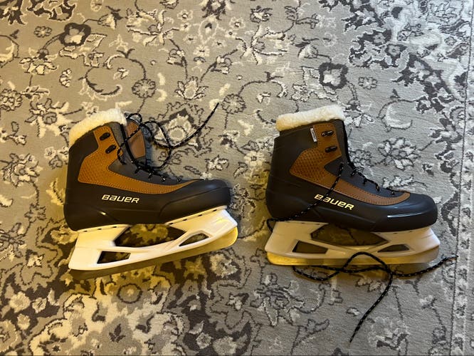 Used Bauer Regular Width  Size 10 Whistler Skates