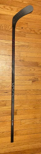 Intermediate Right Handed P92 Pro Stock Vapor 3X Pro Hockey Stick
