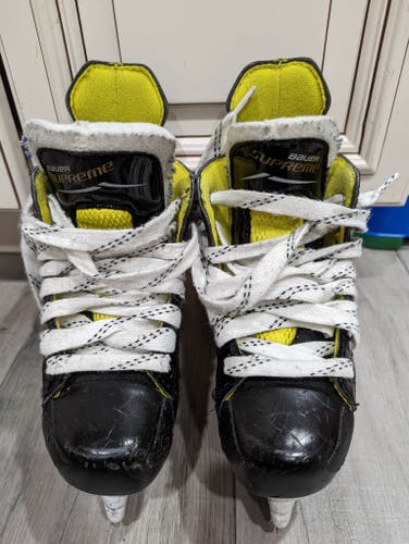 Youth Used Bauer Supreme S27 Hockey Skates Regular Width Size 11