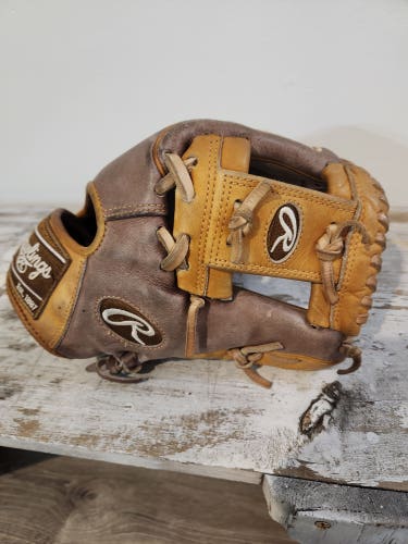 Used Rawlings Right Hand Throw Infield Heart of the Hide Baseball Glove 11.75"