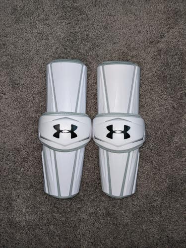 Under Armour Revenant Arm Guards