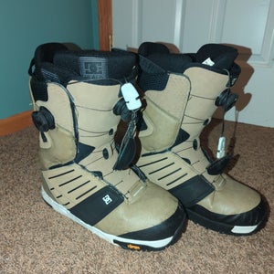 DC Judge Snowboard Boots Size 12(M)