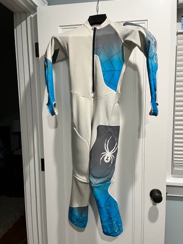 Youth Unisex Used Medium Spyder Ski Suit size 10-12
