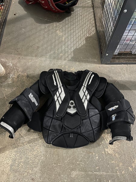 Used XL Vaughn VE8 Pro Carbon Goalie Chest Protector