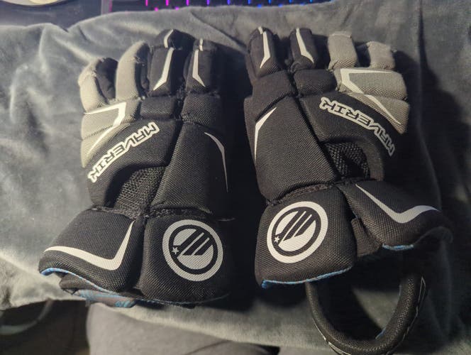 Used Player's Maverik Charger Lacrosse Gloves 10"