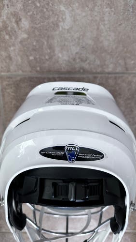 Player's Cascade R Helmet