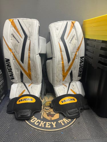 27" Vaughn  Vision 9200 Goalie Leg Pads