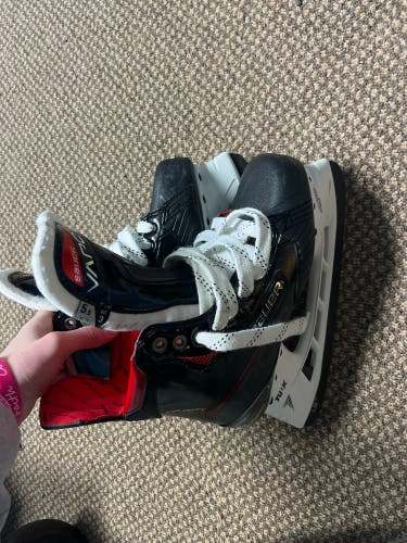Used Bauer Regular Width Size 5.5 Vapor X Velocity Hockey Skates