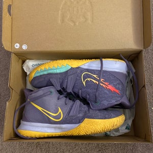 Used Size 7.0 (Women's 8.0) Nike Kyrie 7 Shoes