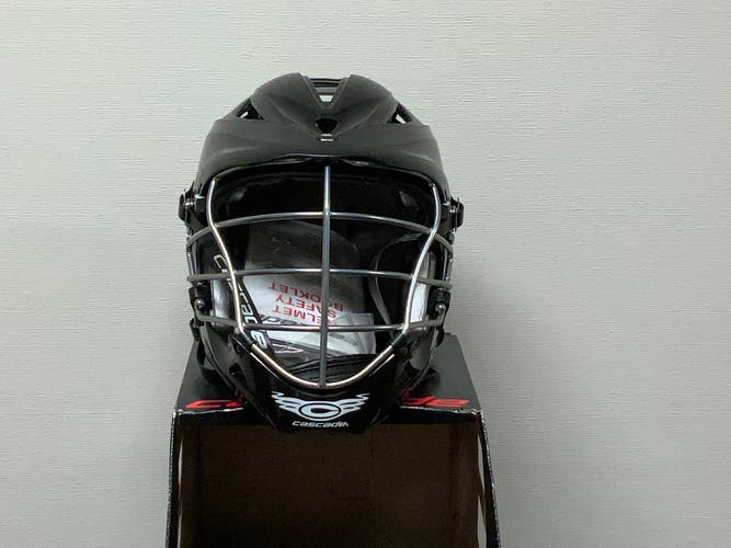 New Player's Cascade Pro-7 Helmet osfa