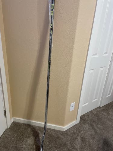 Senior Right Handed P28 Ag5nt Hockey Stick