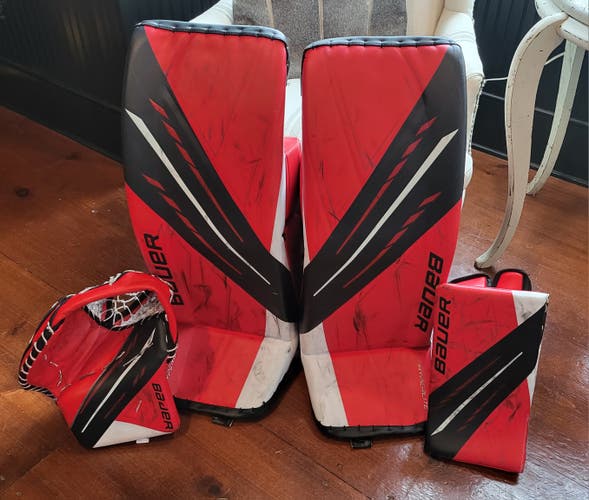 Used 34" Bauer Full Right Hyperlite Goalie Full Set
