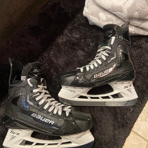 BARELY USED Bauer Supreme Mach 7.5 fit 1 ice skates