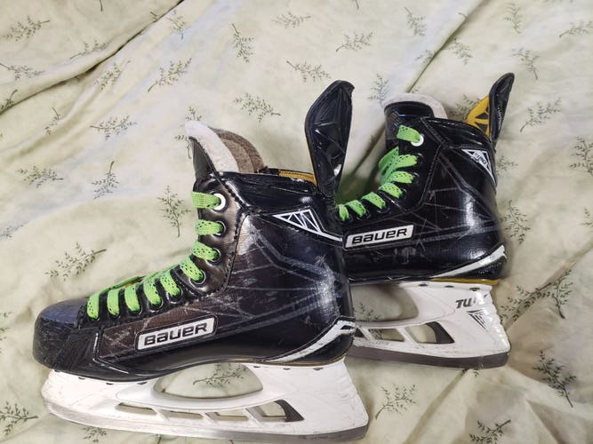 Supreme S180 Hockey Skates size 7