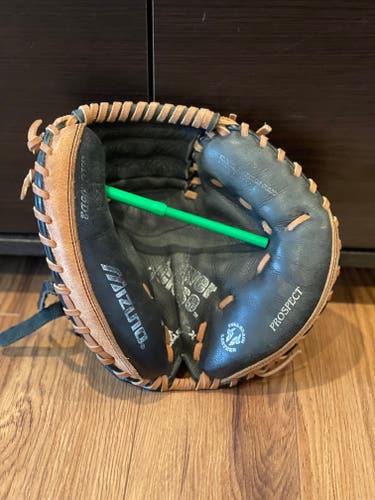 Used 32.5" Mizuno Prospect GXC 105D2 Baseball Catcher's Mitt