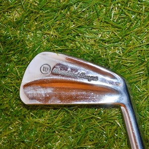 Wilson	Bernhard Langer	3 Iron	RH	38"	Steel	Stiff	New Grip
