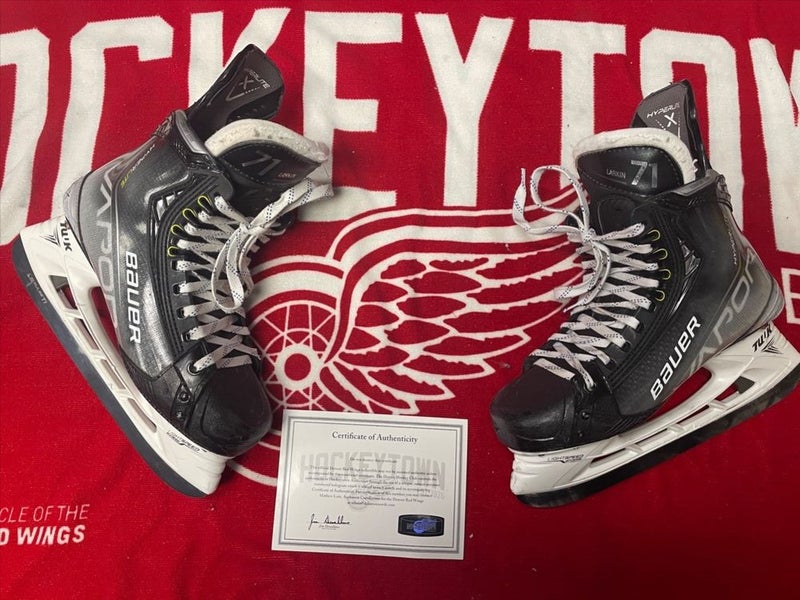 Dylan Larkin Game Used Bauer Vapor Hyperlite Pro Stock Hockey Skates 8.5 D Made in Canada