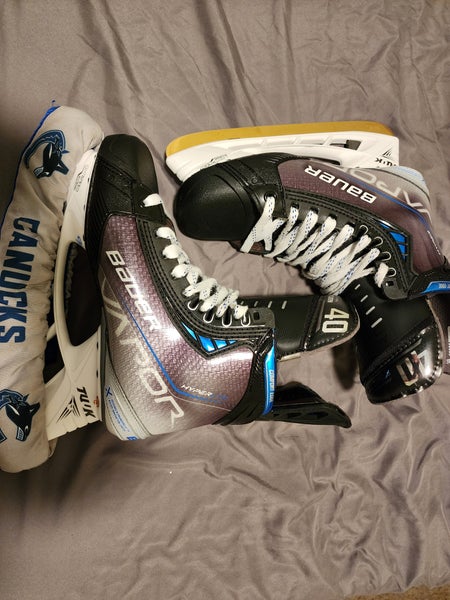 New Senior Bauer Vapor Hyperlite Hockey Skates Regular Width Pro Stock Size 7
