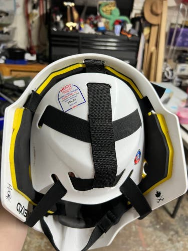 Senior CCM  Axis 1.5 Goalie Mask