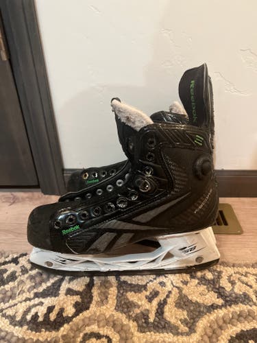 Senior Used Reebok RibCor (Reebok) Hockey Skates Extra Wide Width Size 7