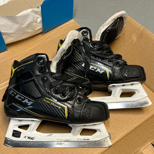 Used CCM Regular Width Size 2 Super tacks 9370 Hockey Goalie Skates