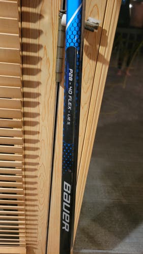 Used Junior Right Handed Bauer Nexus 3N Hockey Stick P28