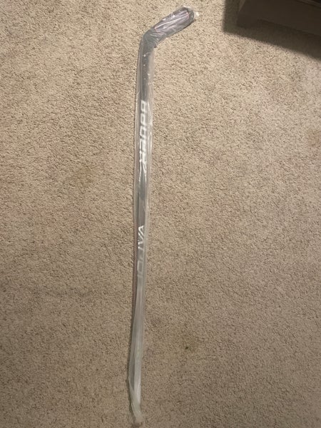 New Right Handed P28 Vapor Hyperlite Hockey Stick