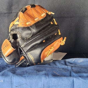 Used Right Hand Throw Wilson EZ Catch AO327 EC95 Baseball Glove 9.5" Like New Barely Worn