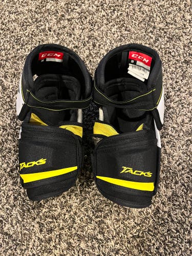 CCM Tacks 9060 Elbow Pads