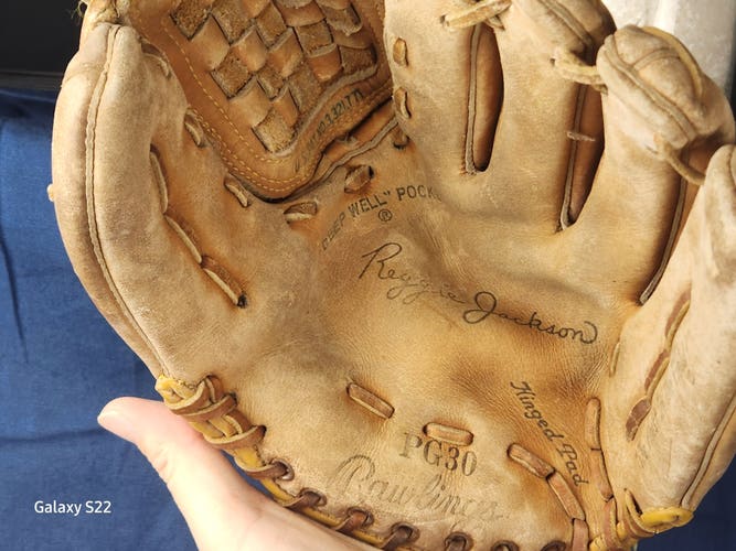Used Right Hand Throw Rawlings PG30 Reggie Jackson Baseball Glove