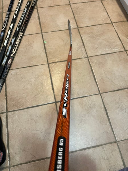 Easton P4 RH Synergy SL FORSBERG 100 (Non-Grip) Composite Pro