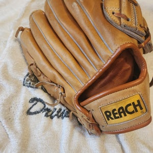 Reach Monster M1500 Baseball/Softball Glove 12.5" Right Hand Throw. Real leather/ Game Ready