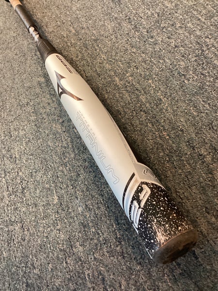 Mizuno titanium best sale softball bat