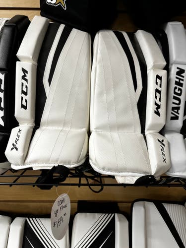 New 20" CCM Yth Flex Goalie Leg Pads