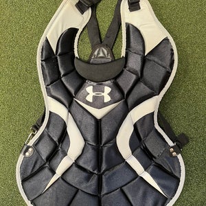Under Armour Catchers Chest Protector (1338)