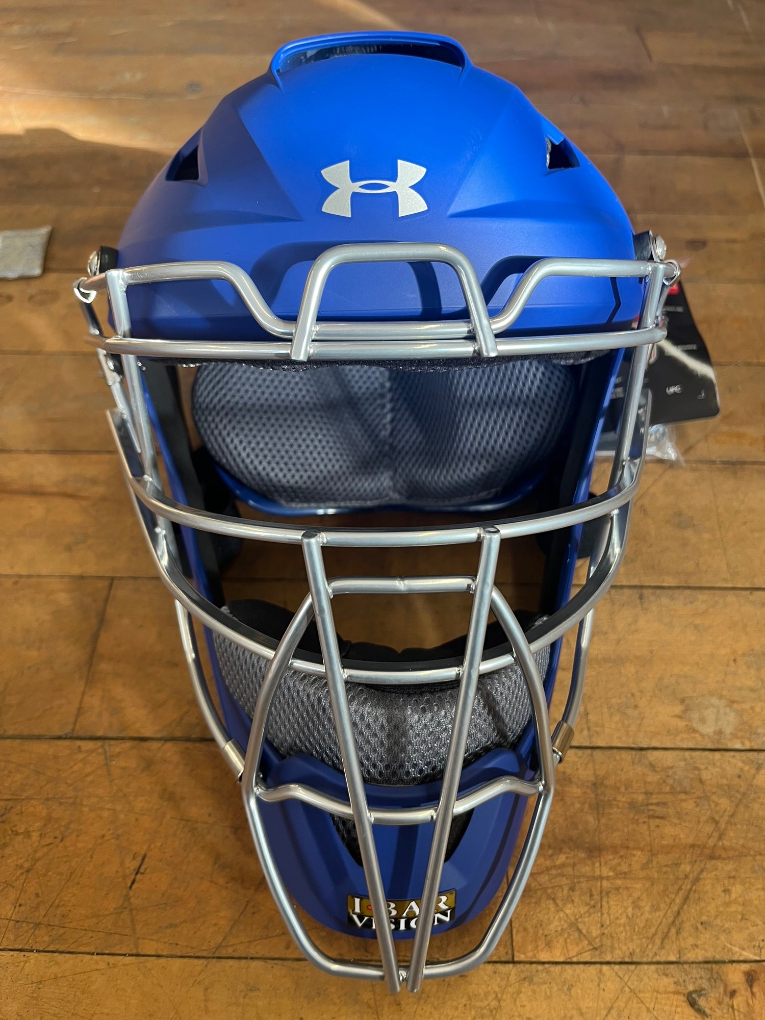 Under Armour UAHG3A-1 7 To 7 1/2 Hockey Style Catcher's Helmet