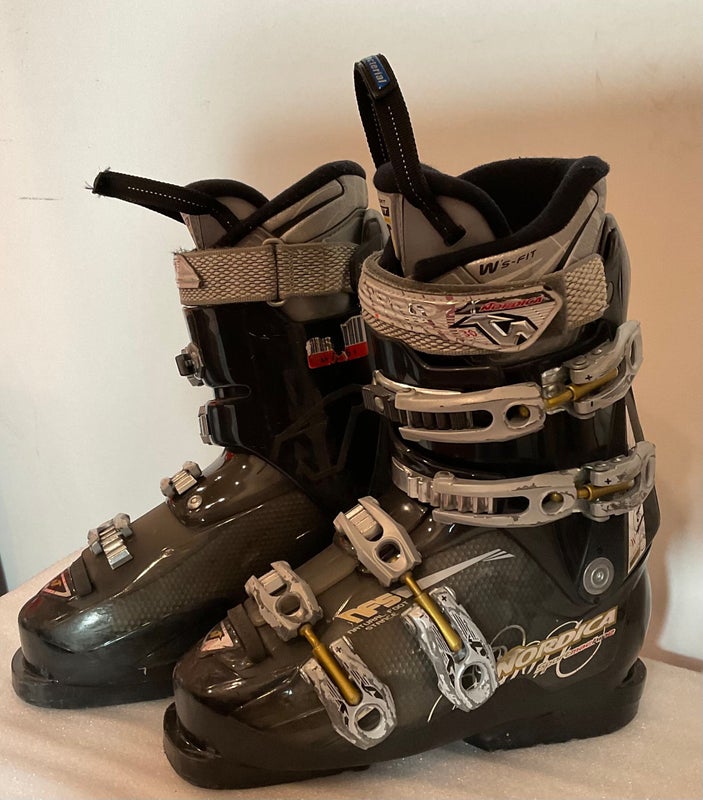 Used Women's Nordica All Mountain Sportsmachine Ski Boots Size 23.0 (SY1280)