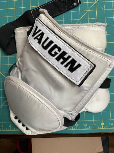 Vaughn V6 2300 Custom  - Thigh And Knee Protector