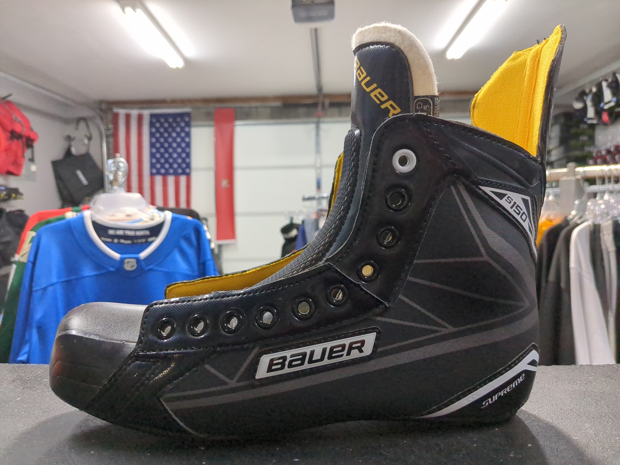 SINGLE BOOT Senior New Bauer Supreme S150 Hockey Skates Regular Width Size 9.5 Left