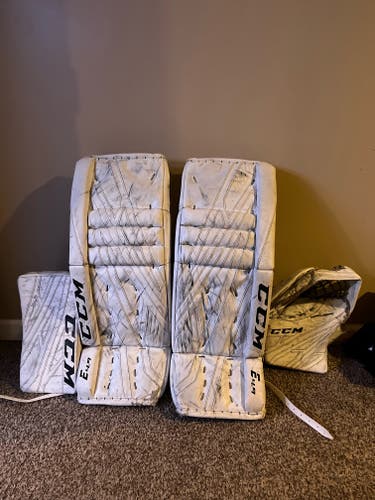 Used 31+1 CCM Extreme flex 4.9 Goalie Leg Pad, Full right glove and blocker