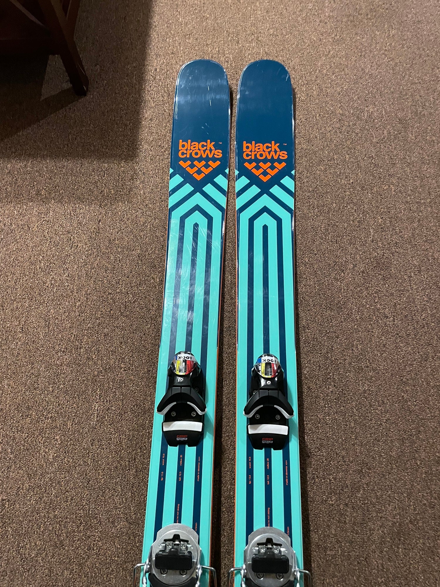 2022 Black Crows Atris Skis 178.3 CM With Look 14 GW Pivot