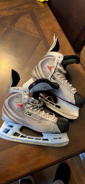 Nike Bauer Vapor XVI Hockey Skates Size 10.5 D.