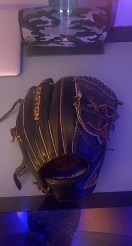Pitcher's 12" Professional Series Baseball Glove