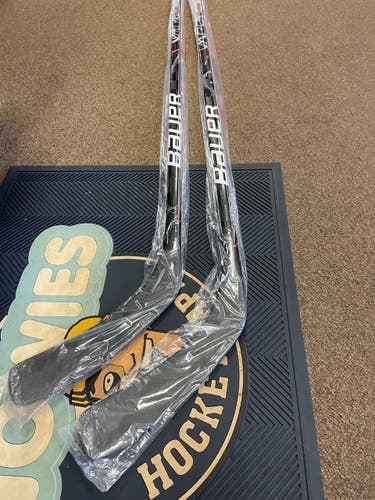New Right Handed Bauer Vapor Hyperlite Hockey Stick Pro Stock 2 pack - Kane/Giroux Pro Curve