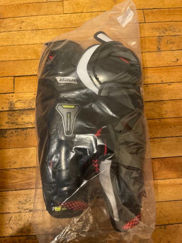 Bauer Vapor Hyperlite Shin Pads 14’